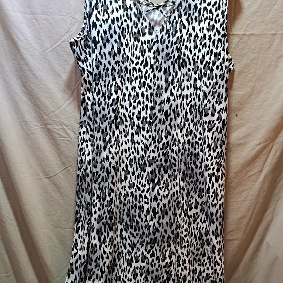 Woman's long summer dress leopard print - Picture 2 of 9